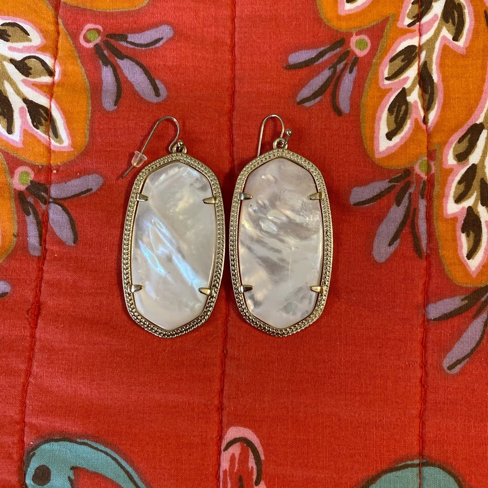 White Pearl with Gold Danielle - Kendra Scott